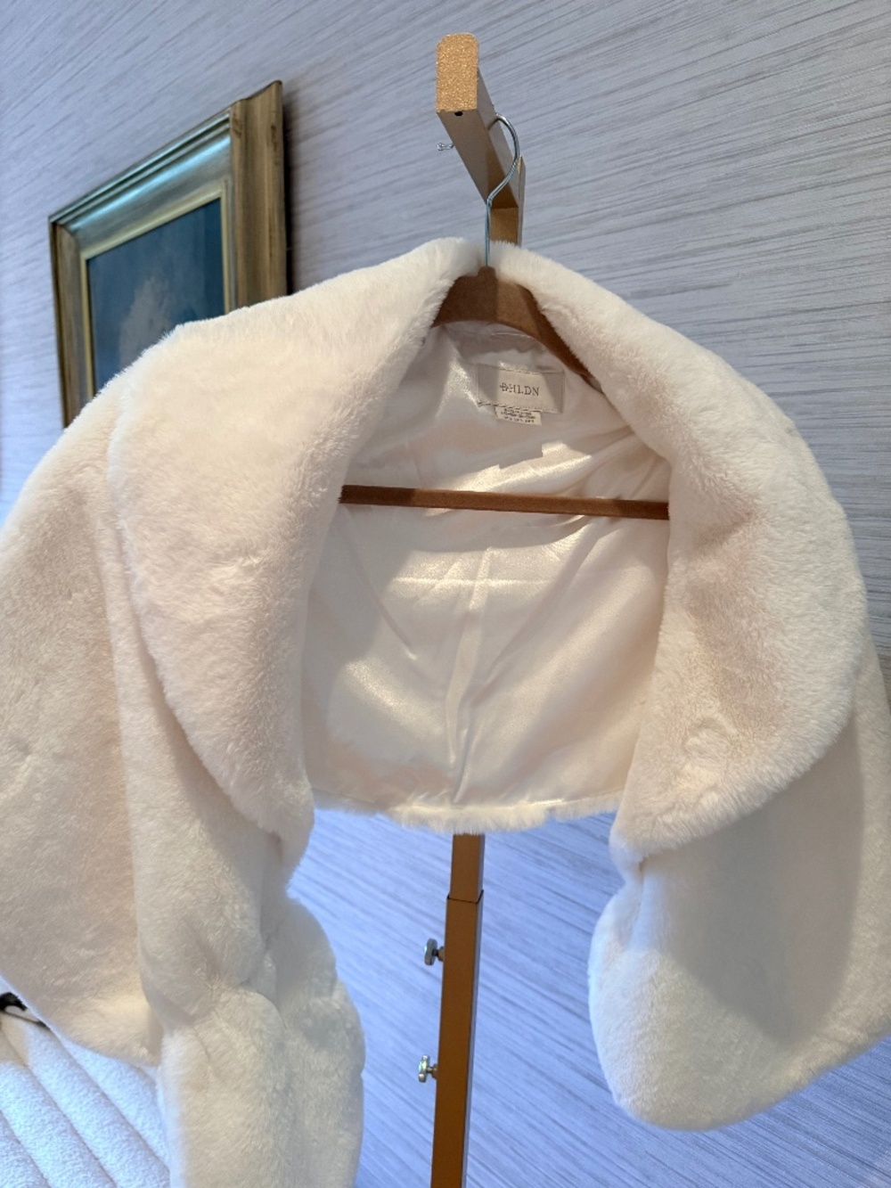 NWT Anthropology white faux fur shrug